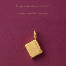 Carregar imagem no visualizador da galeria, Pingente Livro em Ouro Amarelo
