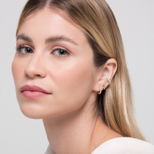 Carregar imagem no visualizador da galeria, Earcuff Crisp em Ouro Amarelo
